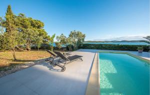 Amazing Apartment In Pirovac