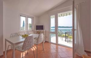 Amazing Apartment In Pirovac