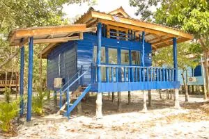 Koh Rong Beach Hostel and Bungalows - Kaôh Rŭng (3)