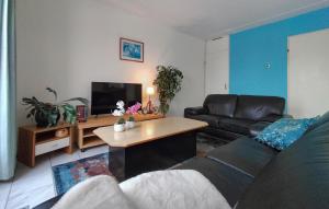 Cozy Home In Vlagtwedde With Wifi