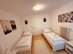 3-Room Apartment for Business Travelers or Familie, Free WiFi & TV with 100 Countries, DAZN, Sky, Netflix & Disney