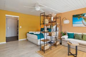 ReMo I 4 Seasons Apartment I 1-4 Personen I See, Bergsicht I 65 Smart TV, Tischkicker und Badewanne I Parkplatz