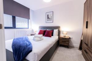 Trendy Apt in the Heart of MCR