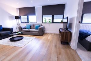 Trendy Apt in the Heart of MCR