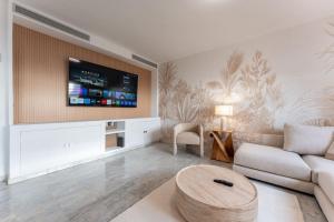 Exclusive Villa with Sea View Near Center