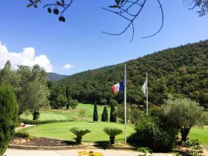 Villas Villa Paquerette pour 10 personnes avec piscine chauffee au Domaine de Valcros a la Londe-Les-Maures : photos des chambres