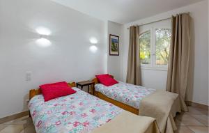 Maisons de vacances Gorgeous Home In Montady : photos des chambres