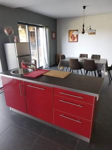Maisons de vacances La Tour de Jeanne, a 10 minutes de Saint-Emilion : photos des chambres