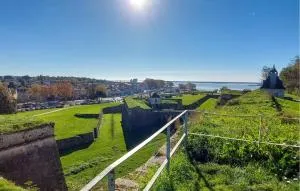 Nice Home In Blaye With Wifi - Eyrans