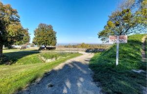 Maisons de vacances Nice Home In Blaye With Wifi : photos des chambres