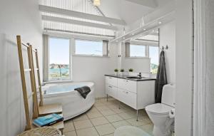 3 Bedroom Stunning Home In Assens