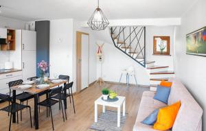 3 Bedroom Nice Home In Lubkowo