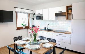 3 Bedroom Nice Home In Lubkowo