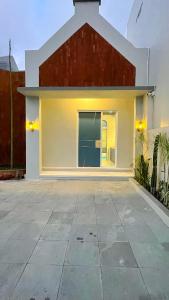 Honeymoon Private Pool Villa - Fulton Avenue