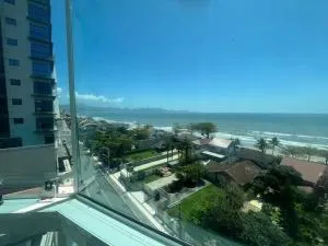 Apto espaçoso em frente ao mar - Perequê