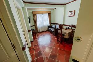 Viejo Lobo - Apartamento sobre calle principal 101