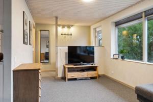 Cozy Summer House Near Karrebæksminde