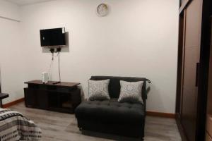 Calacoto, Monoambiente, patio privado, cocineta sin hornillas y baño completo