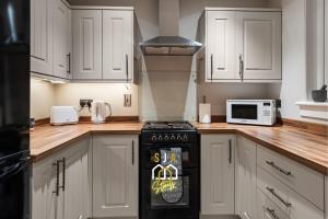 Holburn Road Retreat - SJA Stays - 1 Bed Apartment