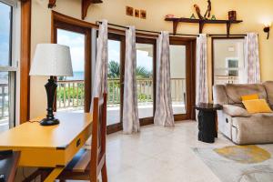 Residences at Barrier Reef 3B Oceanview 2 BR by Stay Floreo