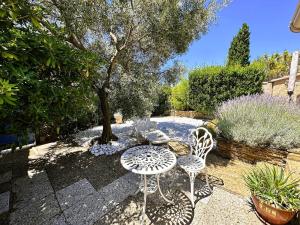 Villas Mazet Mireille climatise pour 4 personnes avec tennis et piscine a La Londes-Les-Maures : photos des chambres