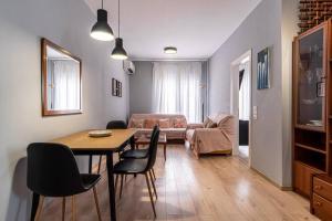 Seren- Coastal Road Apartment