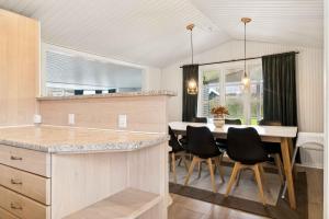 Cozy Holiday Home At Stillinge Strand