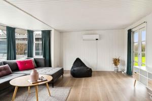 Cozy Holiday Home At Stillinge Strand