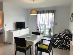 Appartements VERT ANIS- Appartement T2 lumineux, tres bien equipe, proche centre-ville : photos des chambres