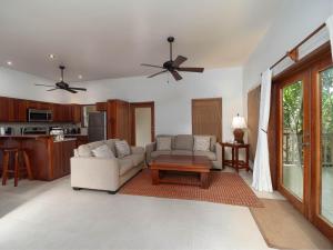 Residences at Barrier Reef 16A Garden View 1 BR by Stay Floreo