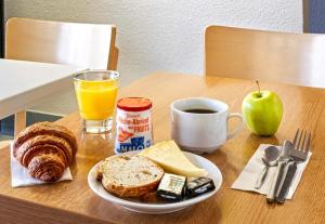 Hotels B&B HOTEL Le Mans Nord 1 : photos des chambres