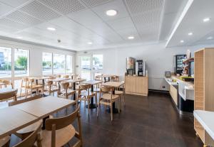 Hotels B&B HOTEL Calais Terminal Cite Europe 2 etoiles : photos des chambres
