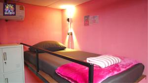 DISCO ZOO Bar & Hostel