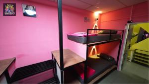 DISCO ZOO Bar & Hostel