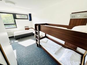 Triple Room room in Jugendherberge City-Hostel Köln-Riehl