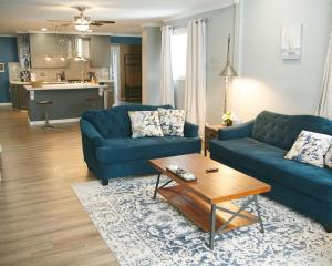 Upscale luxury home just a few blocks from beach