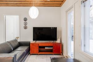 Aurora Jacuzzi Lodge