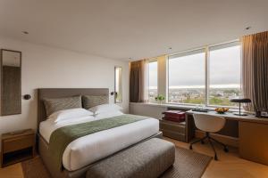 Deluxe Double  room in Royal Garden Hotel