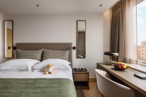 Classic Double room in Royal Garden Hotel