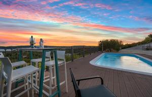 Lovely Home In Donje Polje