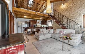 Lovely Home In Donje Polje