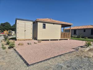 Campings Chalet dans domaine avec piscine : photos des chambres