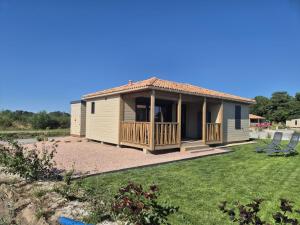 Campings Chalet dans domaine avec piscine : photos des chambres