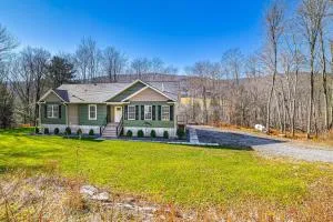 Mountain Views and Brook Access Home in Arkville! - Arkville