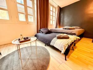 Appartements Appartement 3 prsn Au pied de la Citadelle : Studio Lit King-Size avec Canapé-Lit