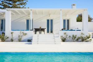 The Meltemi House, on the Outskirts of Naousa