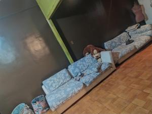 Departamento con balcon al frente 5 ambientes y jardin