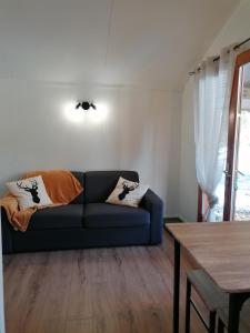Chalets Camping le Trejeux - Petit Chalet : photos des chambres
