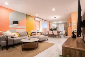 Vibrant 3BR Suite, Backyard, near metro and Free Parking - Saint-Hubert