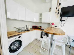 Marseille, Vieux-Port, Opera ,T2, Center 13001